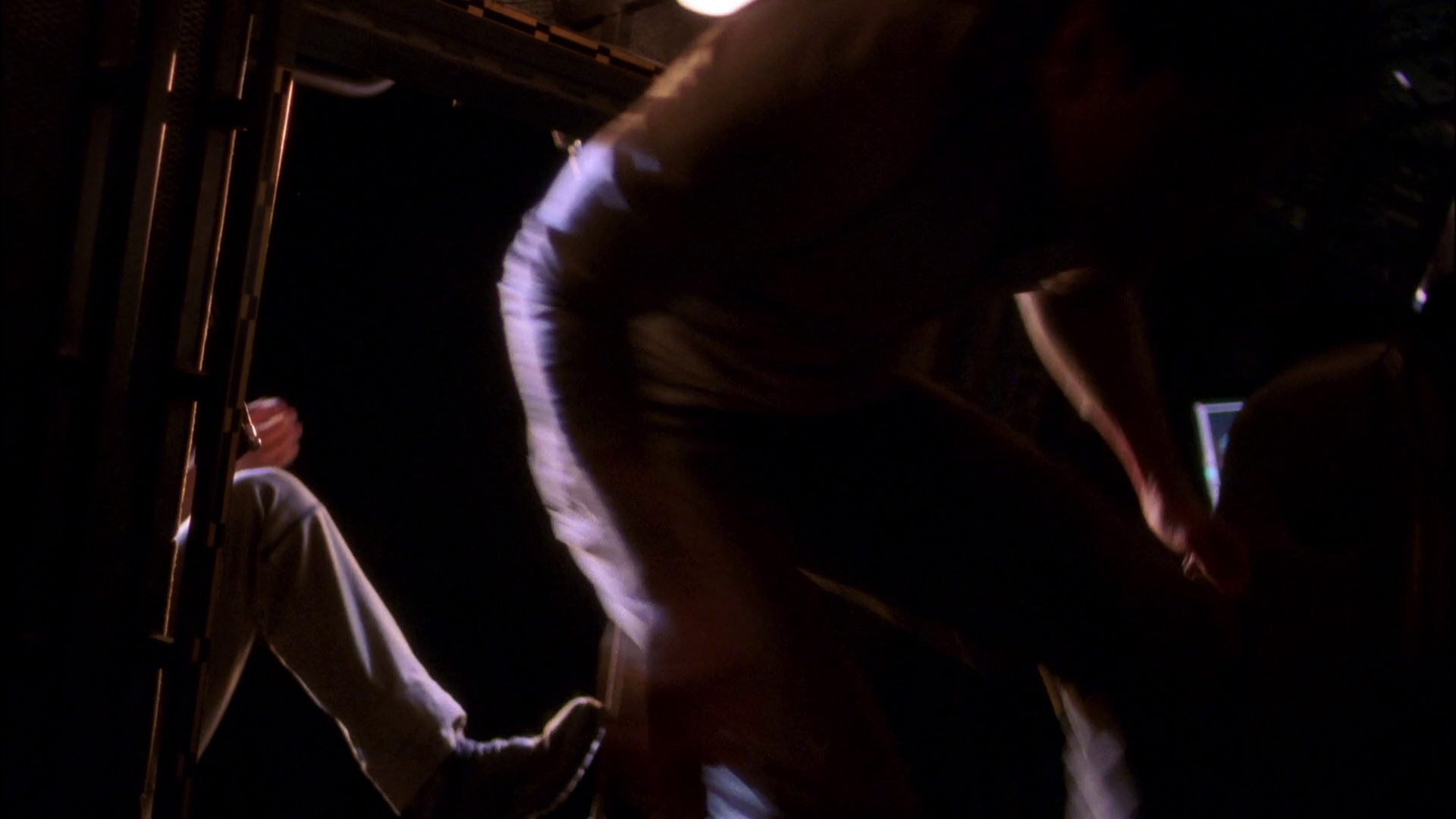extant_StarTrek_ENT_1x24-DesertCrossing_1806.jpg