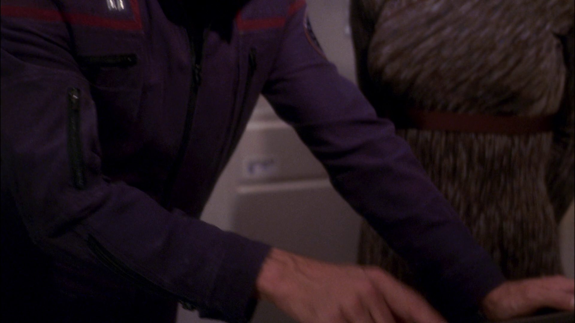 extant_StarTrek_ENT_1x24-DesertCrossing_2207.jpg
