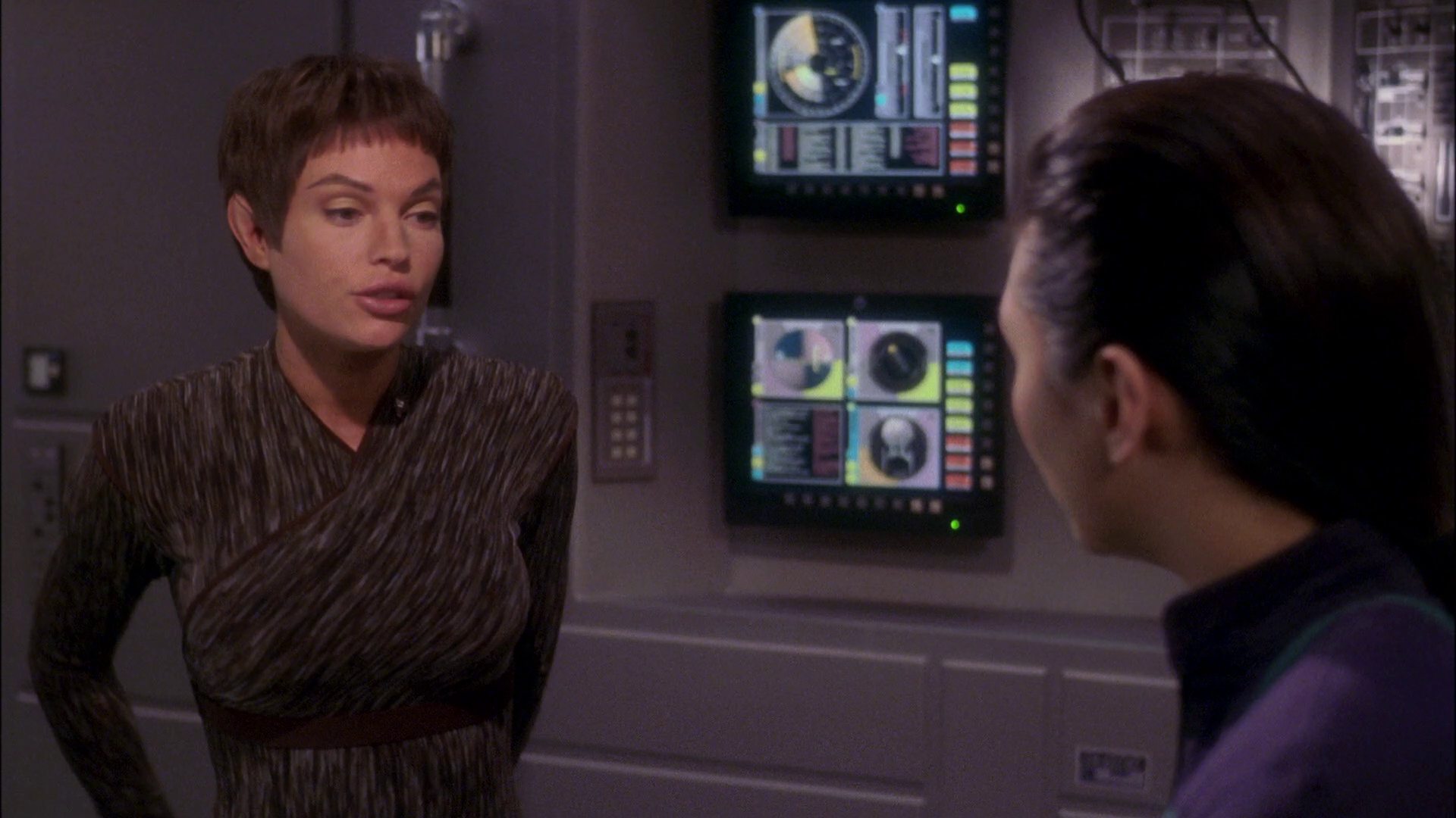 extant_StarTrek_ENT_1x24-DesertCrossing_2274.jpg
