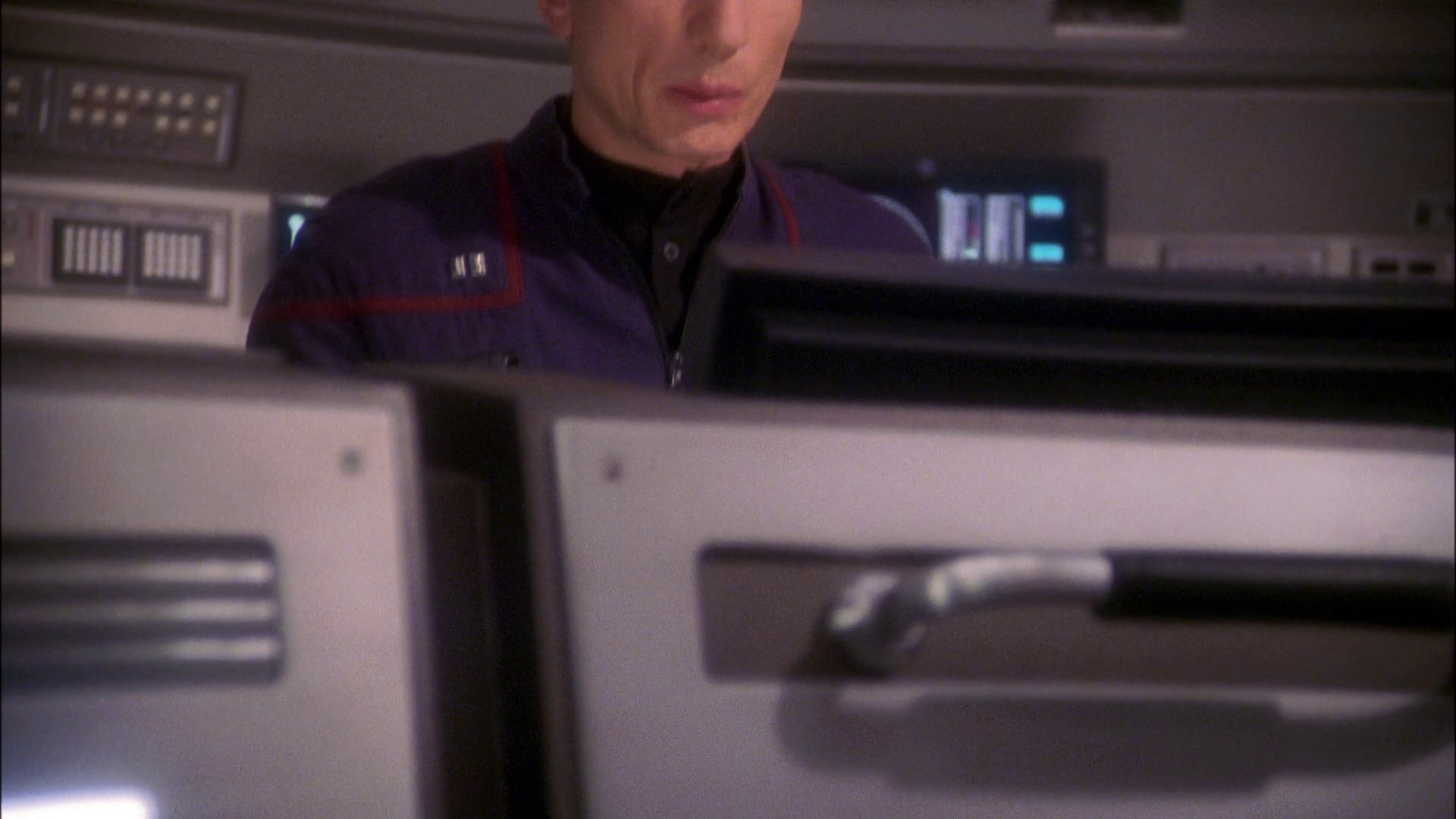 extant_StarTrek_ENT_1x24-DesertCrossing_2482.jpg