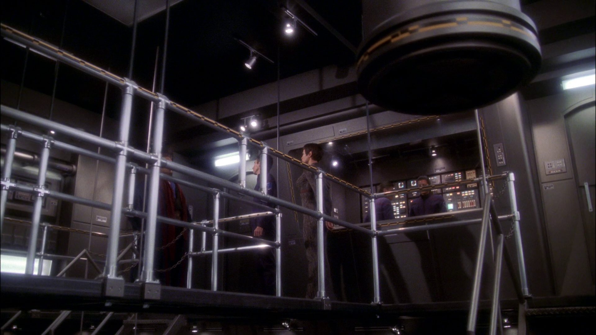 extant_StarTrek_ENT_1x24-DesertCrossing_2529.jpg