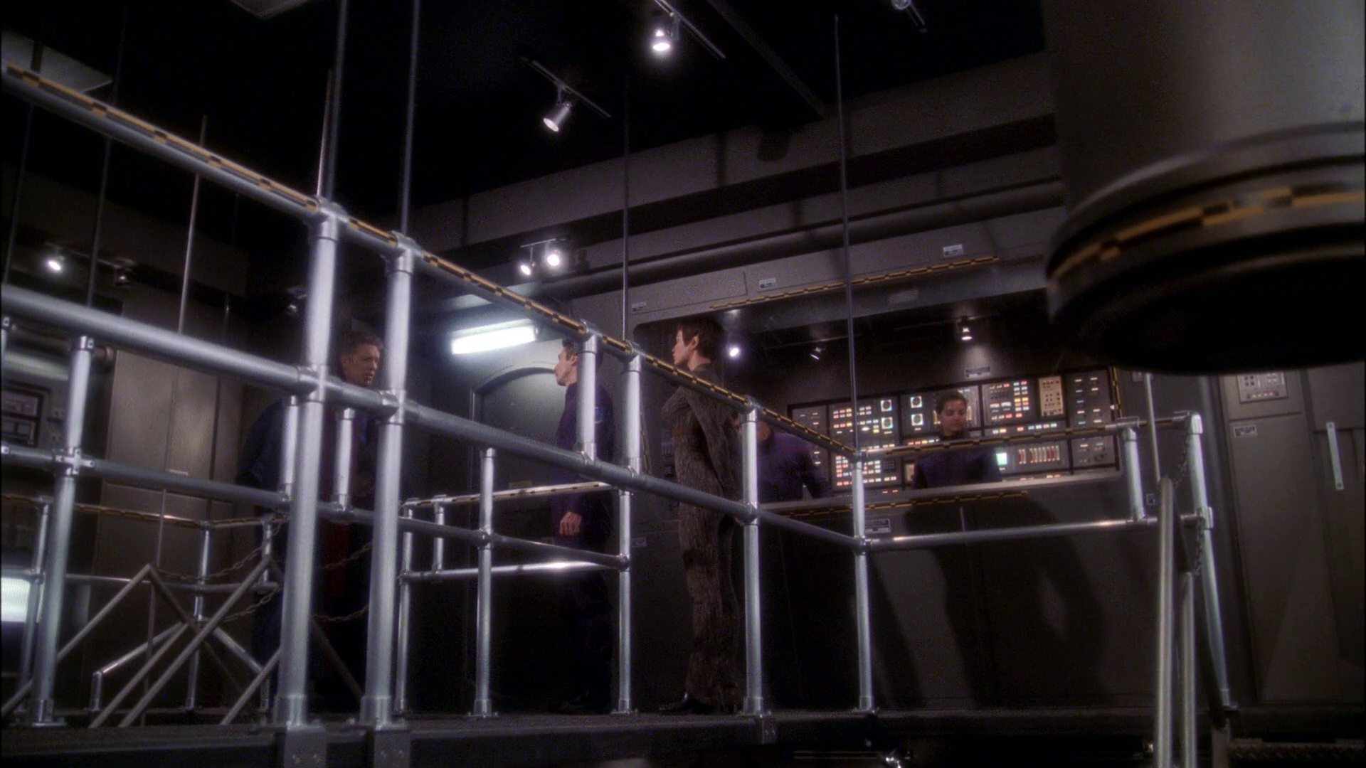 extant_StarTrek_ENT_1x24-DesertCrossing_2531.jpg