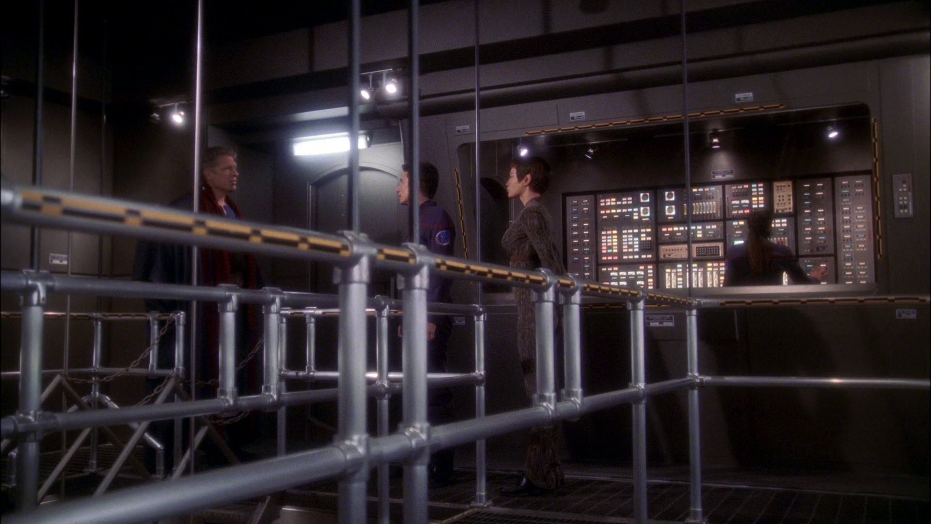 extant_StarTrek_ENT_1x24-DesertCrossing_2538.jpg