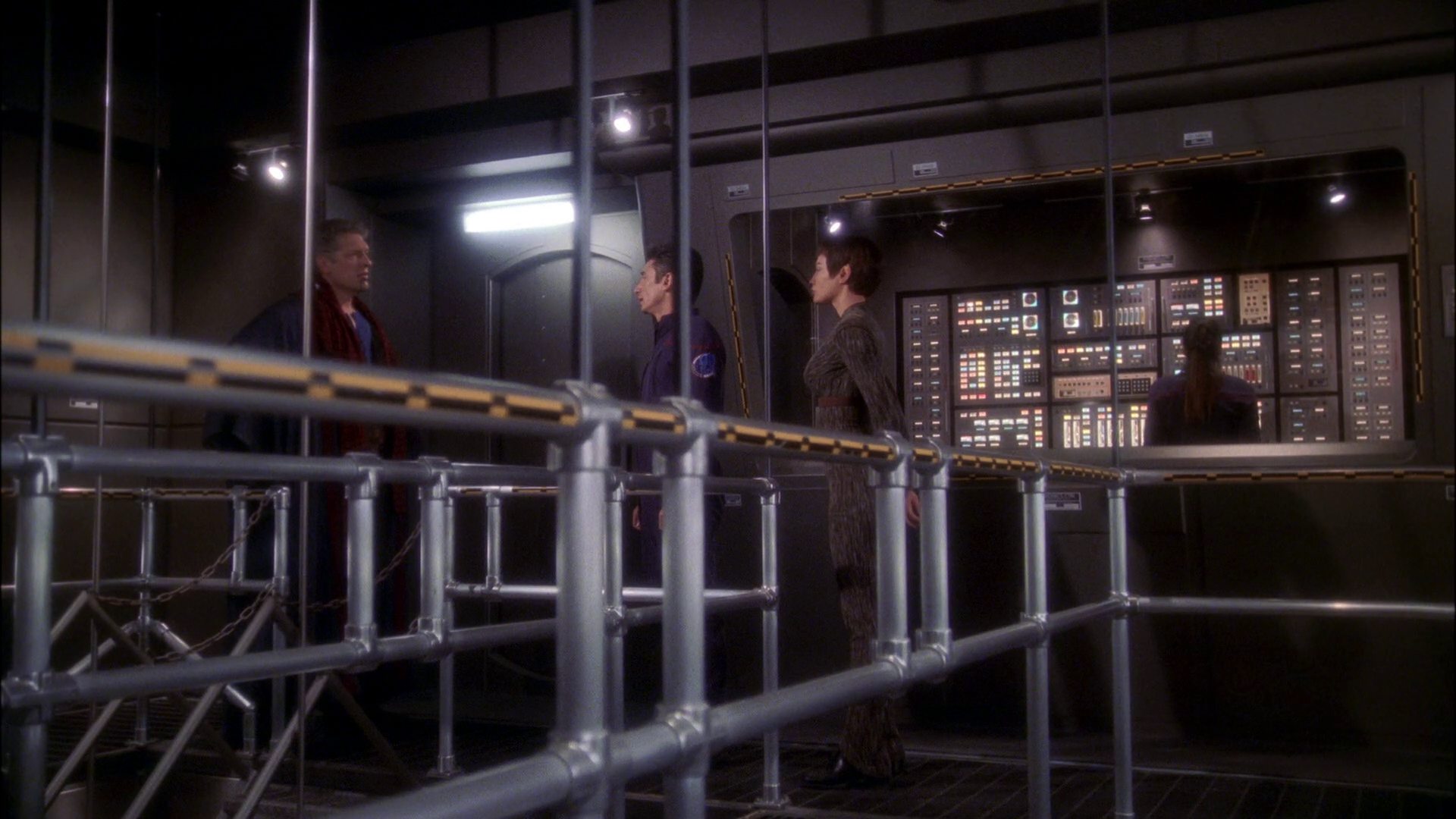 extant_StarTrek_ENT_1x24-DesertCrossing_2539.jpg