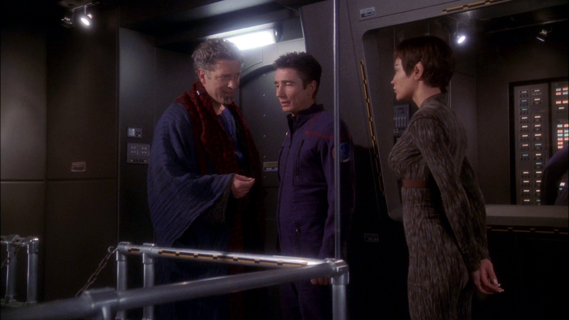 extant_StarTrek_ENT_1x24-DesertCrossing_2561.jpg