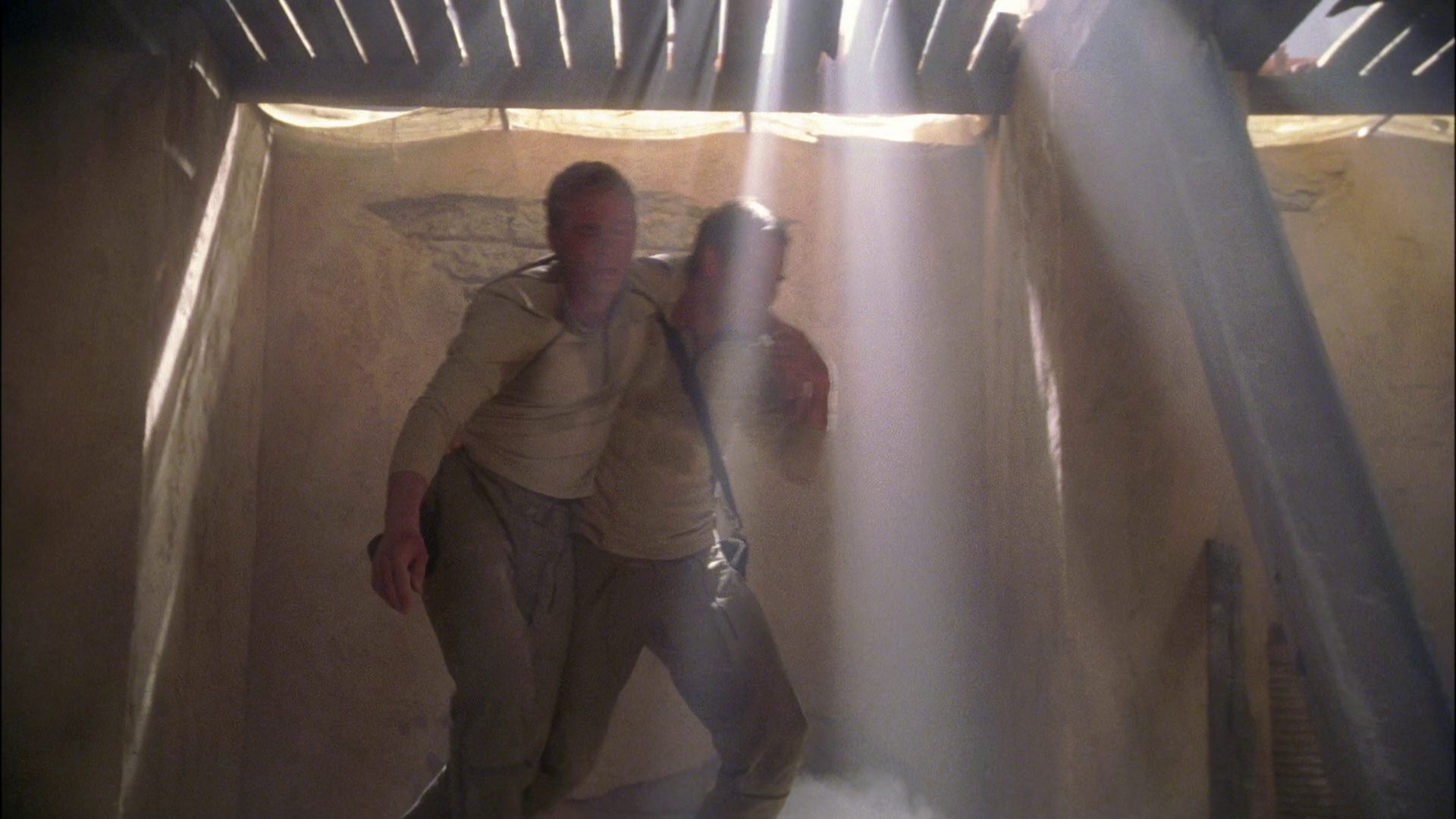 extant_StarTrek_ENT_1x24-DesertCrossing_2739.jpg