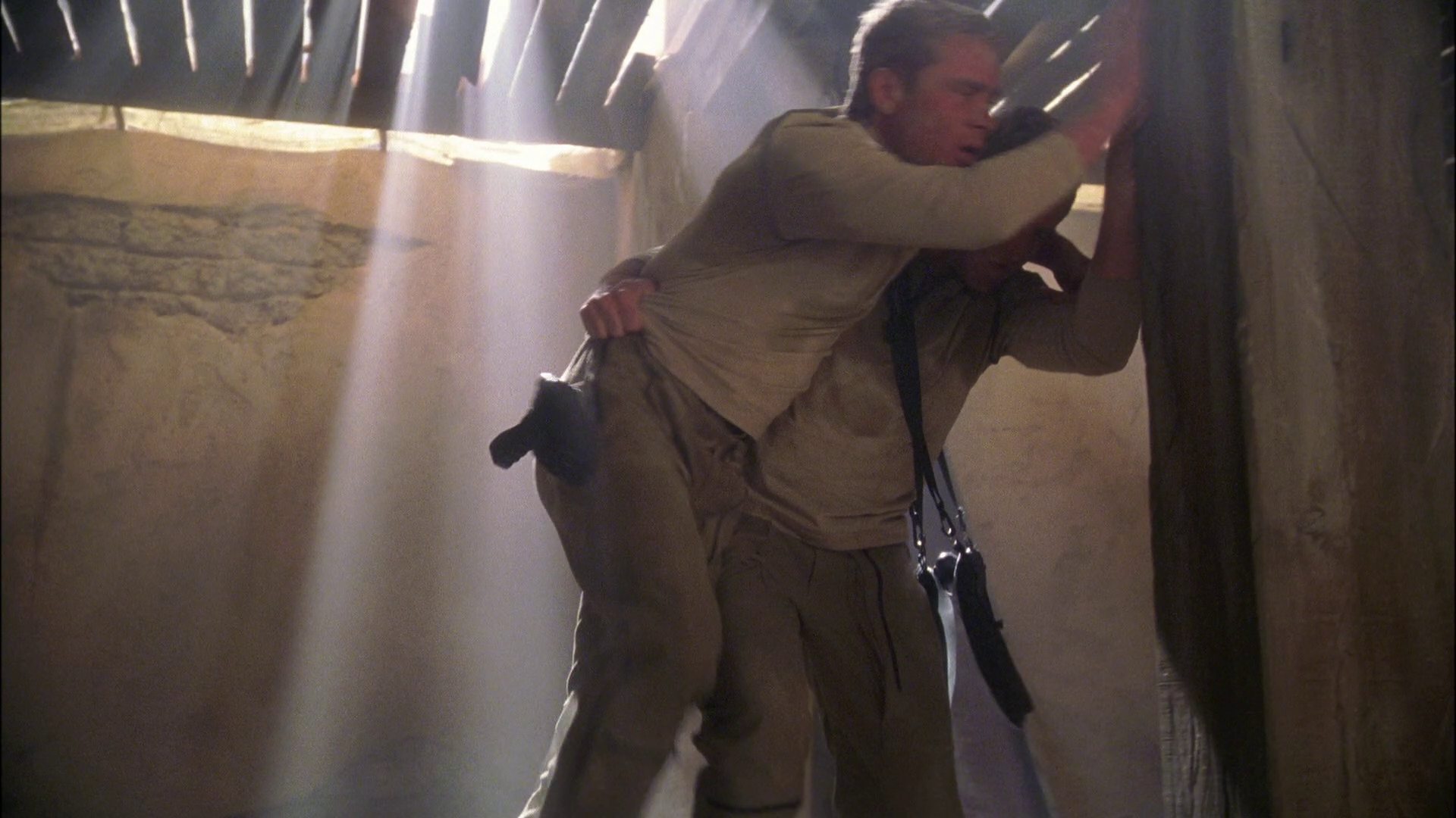 extant_StarTrek_ENT_1x24-DesertCrossing_2742.jpg