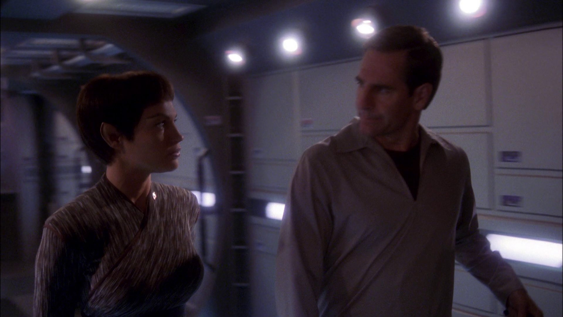 extant_StarTrek_ENT_1x25-TwoDaysAndTwoNights_0045.jpg