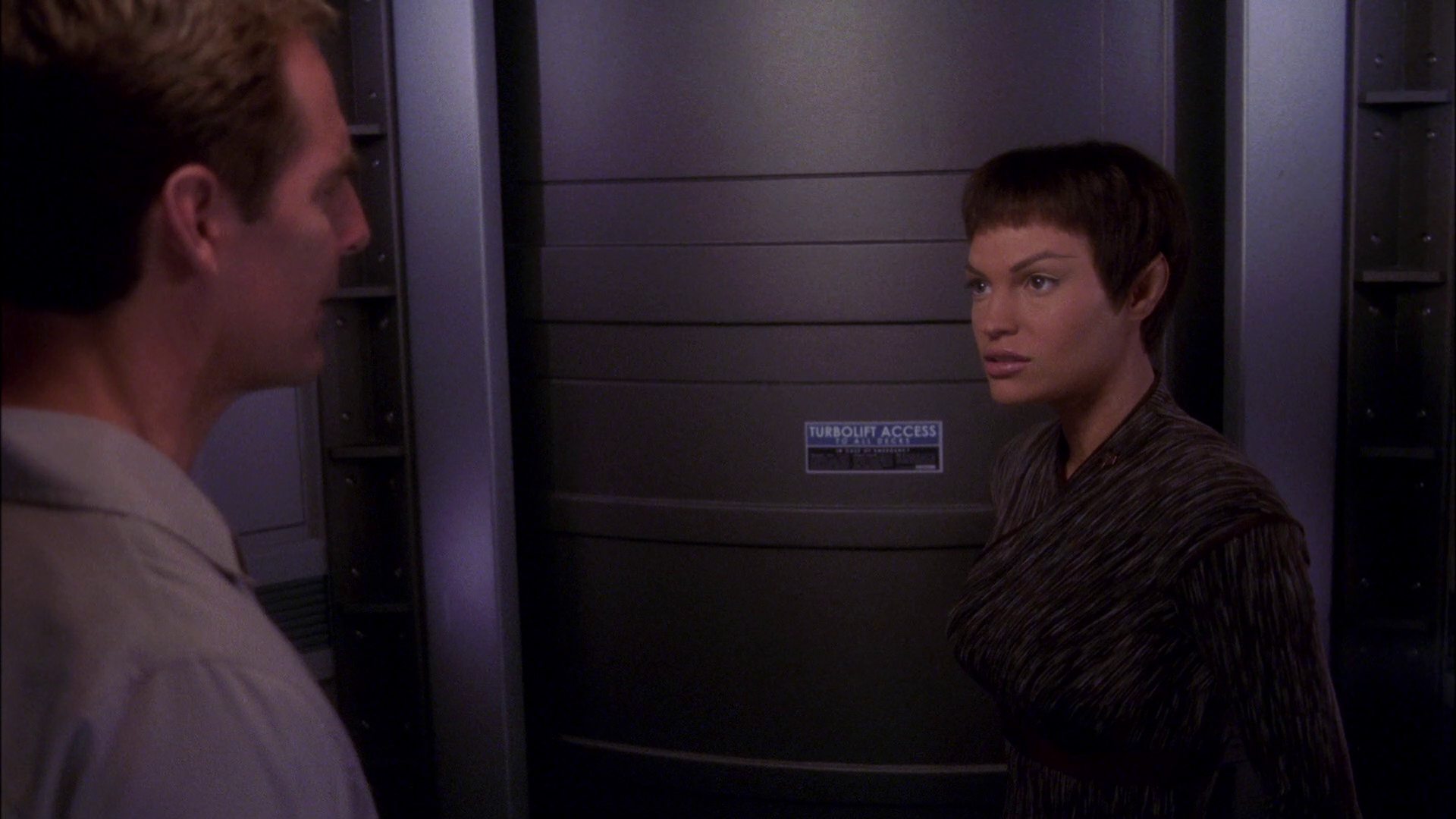 extant_StarTrek_ENT_1x25-TwoDaysAndTwoNights_0066.jpg
