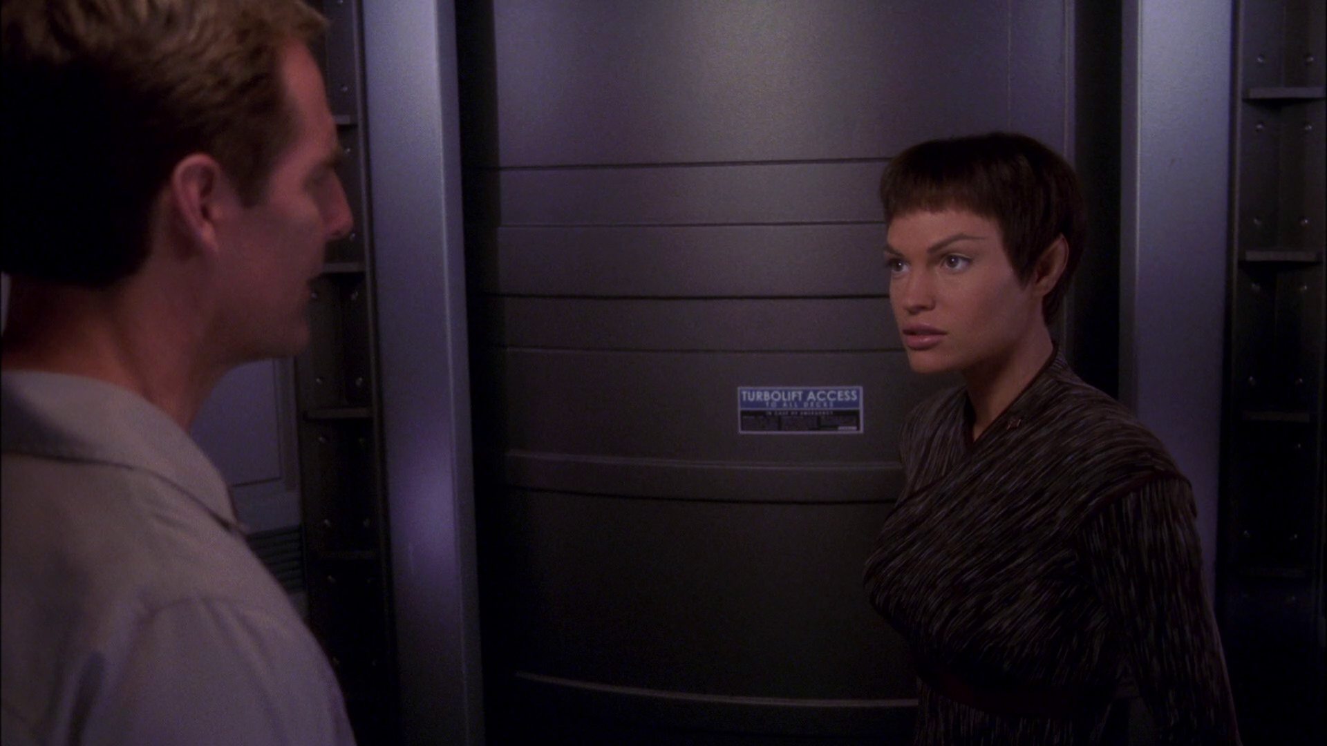 extant_StarTrek_ENT_1x25-TwoDaysAndTwoNights_0067.jpg