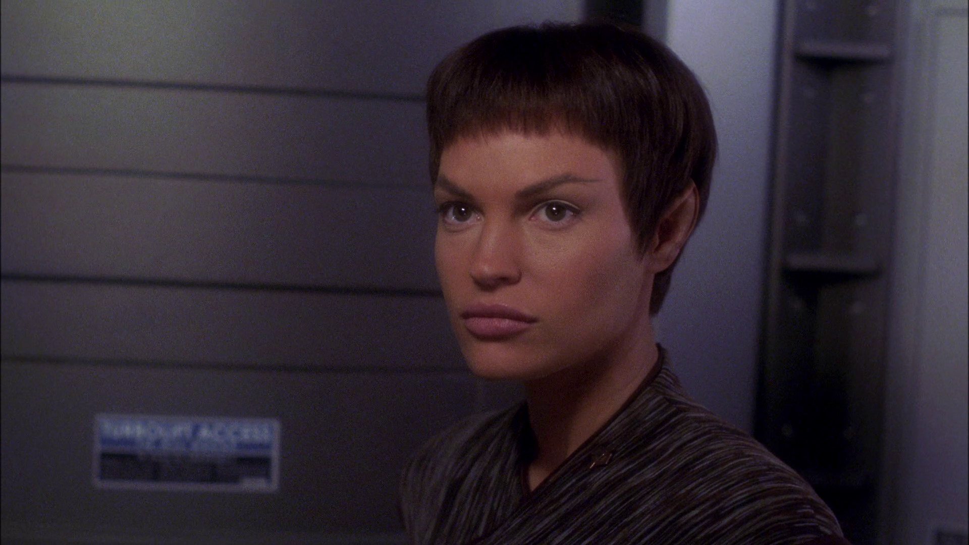 extant_StarTrek_ENT_1x25-TwoDaysAndTwoNights_0073.jpg