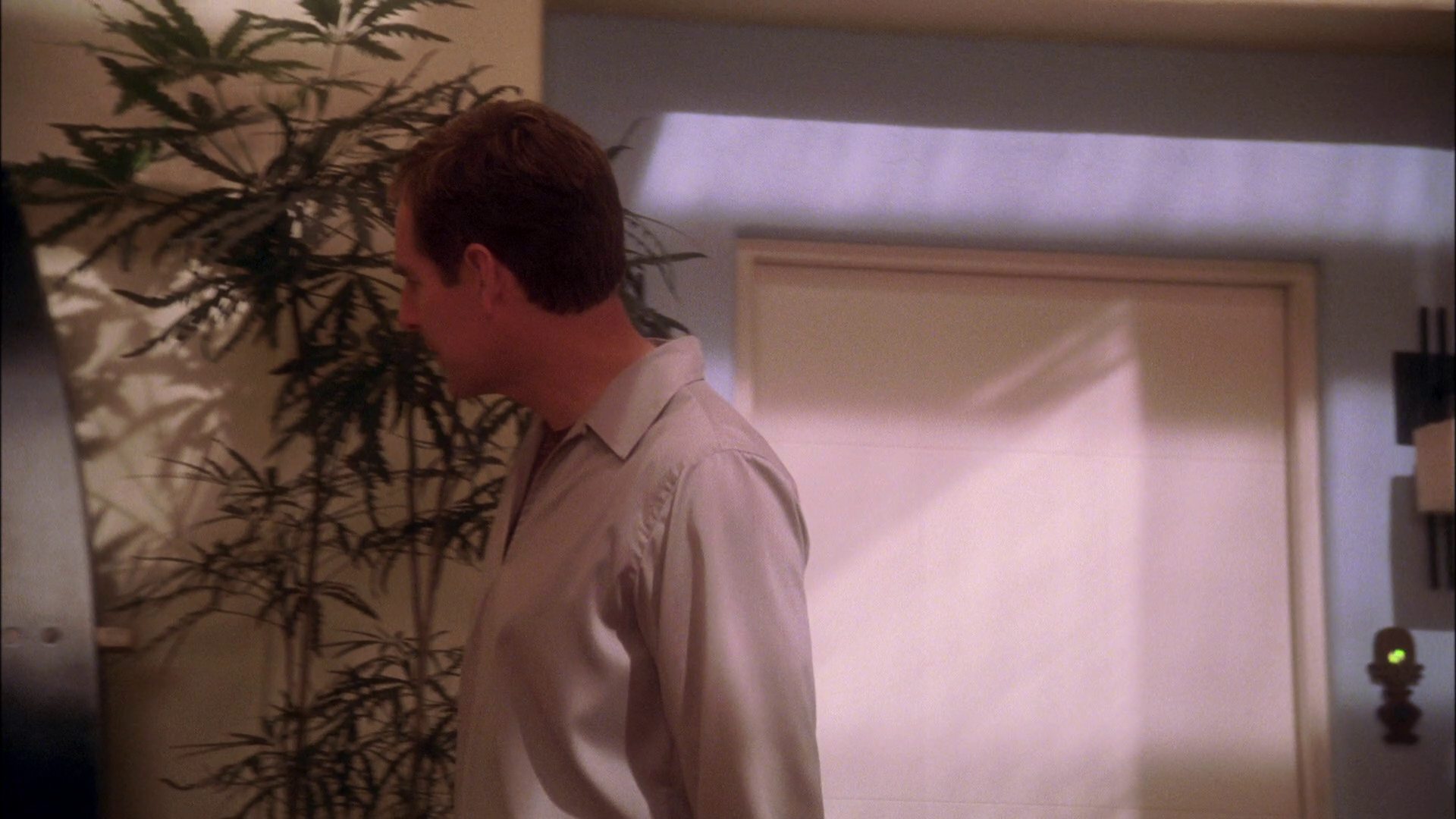 extant_StarTrek_ENT_1x25-TwoDaysAndTwoNights_0486.jpg