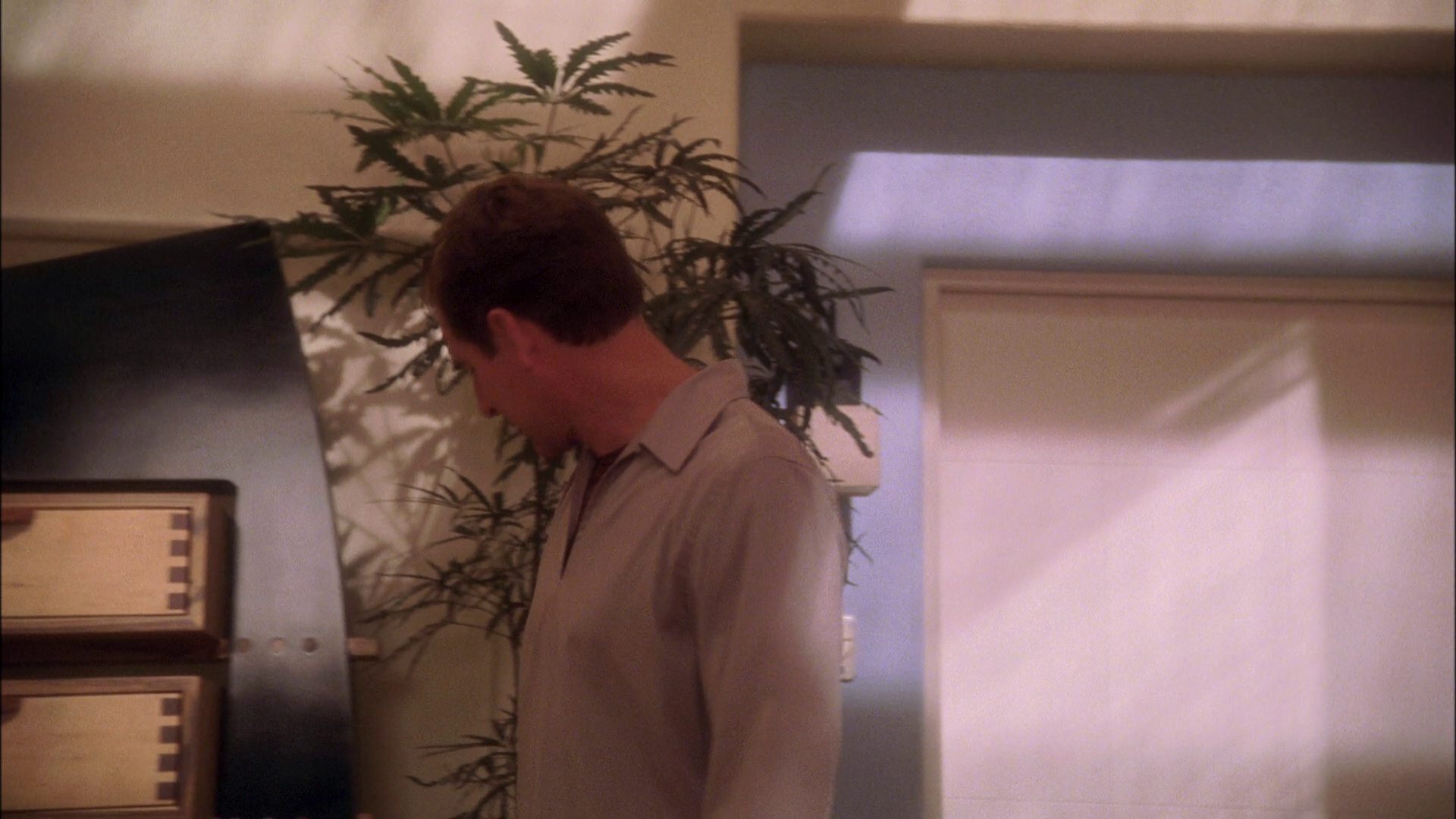 extant_StarTrek_ENT_1x25-TwoDaysAndTwoNights_0487.jpg