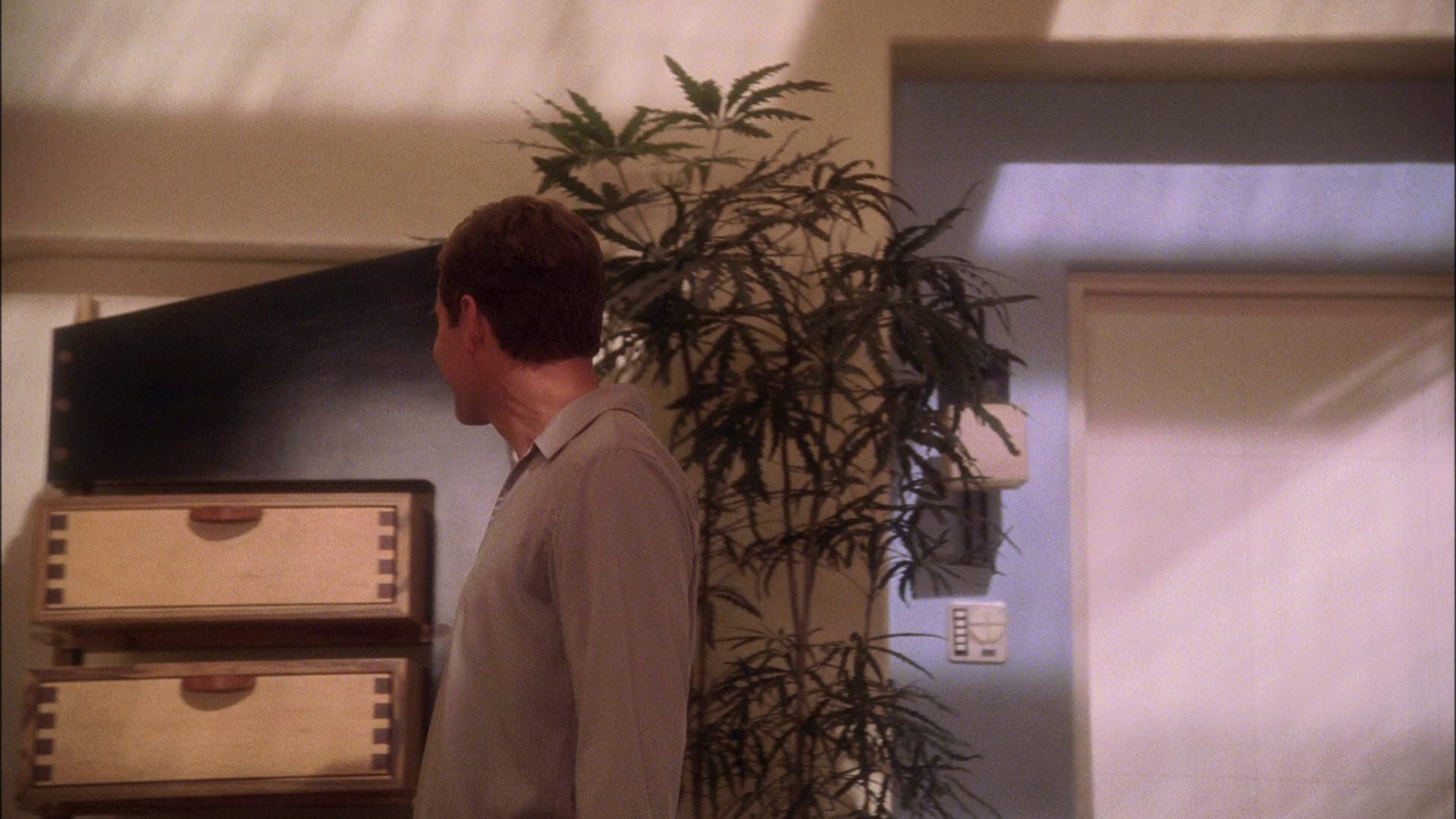 extant_StarTrek_ENT_1x25-TwoDaysAndTwoNights_0488.jpg