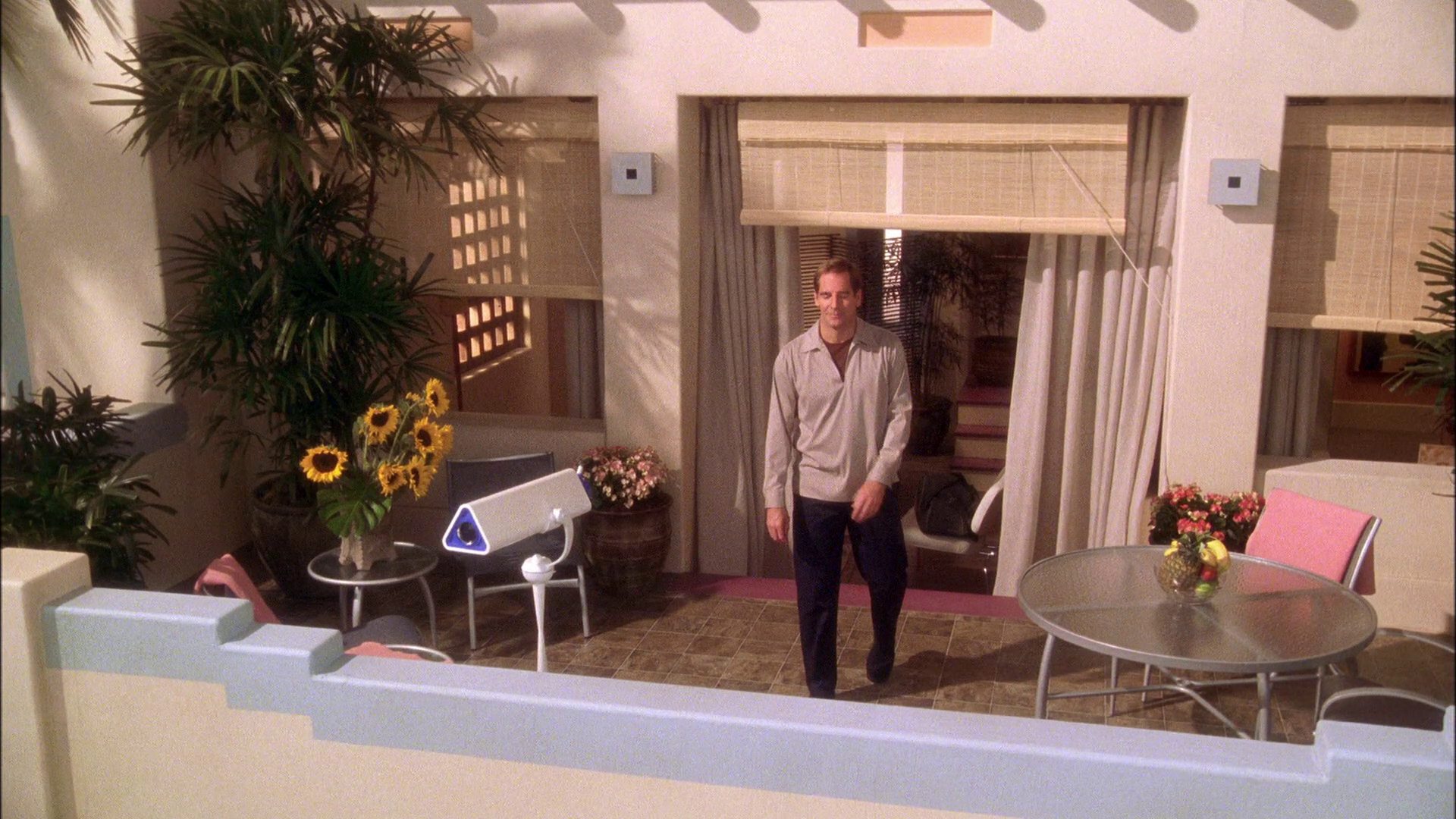 extant_StarTrek_ENT_1x25-TwoDaysAndTwoNights_0562.jpg