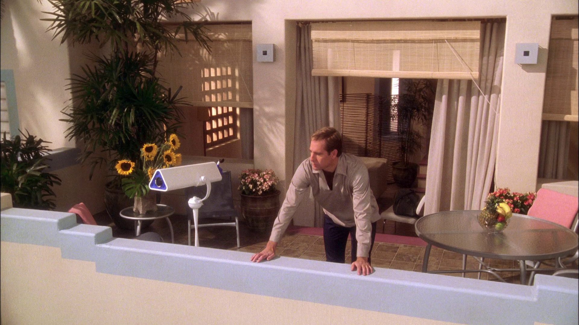 extant_StarTrek_ENT_1x25-TwoDaysAndTwoNights_0567.jpg