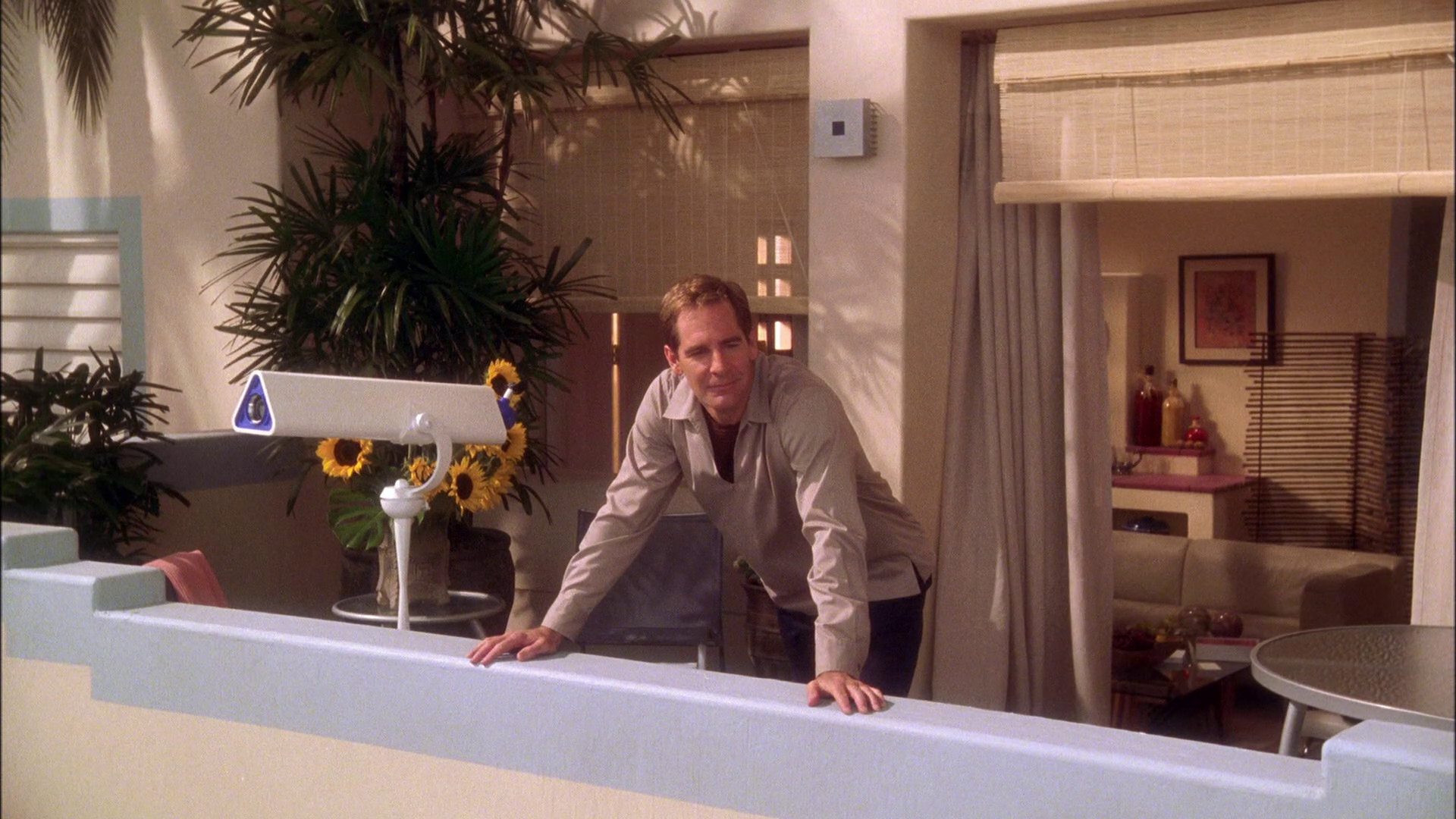 extant_StarTrek_ENT_1x25-TwoDaysAndTwoNights_0575.jpg