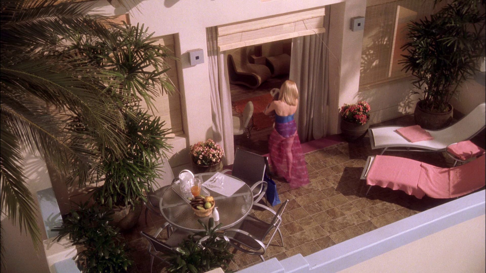 extant_StarTrek_ENT_1x25-TwoDaysAndTwoNights_0616.jpg
