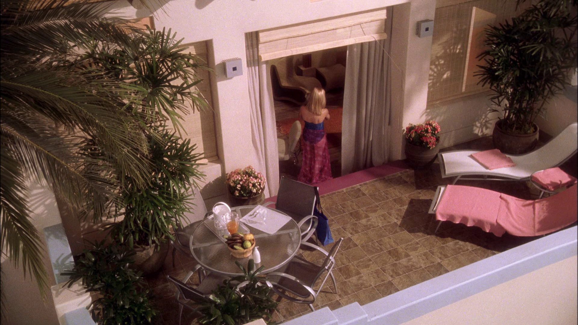extant_StarTrek_ENT_1x25-TwoDaysAndTwoNights_0619.jpg