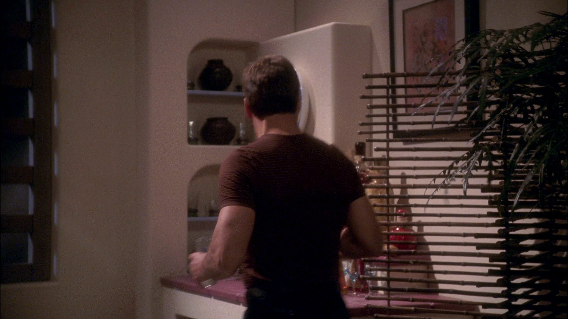 extant_StarTrek_ENT_1x25-TwoDaysAndTwoNights_0757.jpg