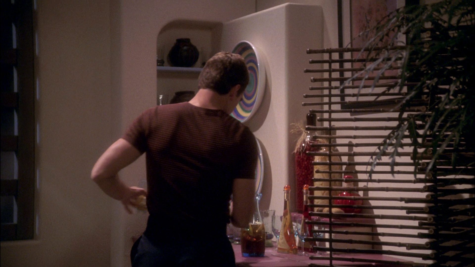 extant_StarTrek_ENT_1x25-TwoDaysAndTwoNights_0758.jpg