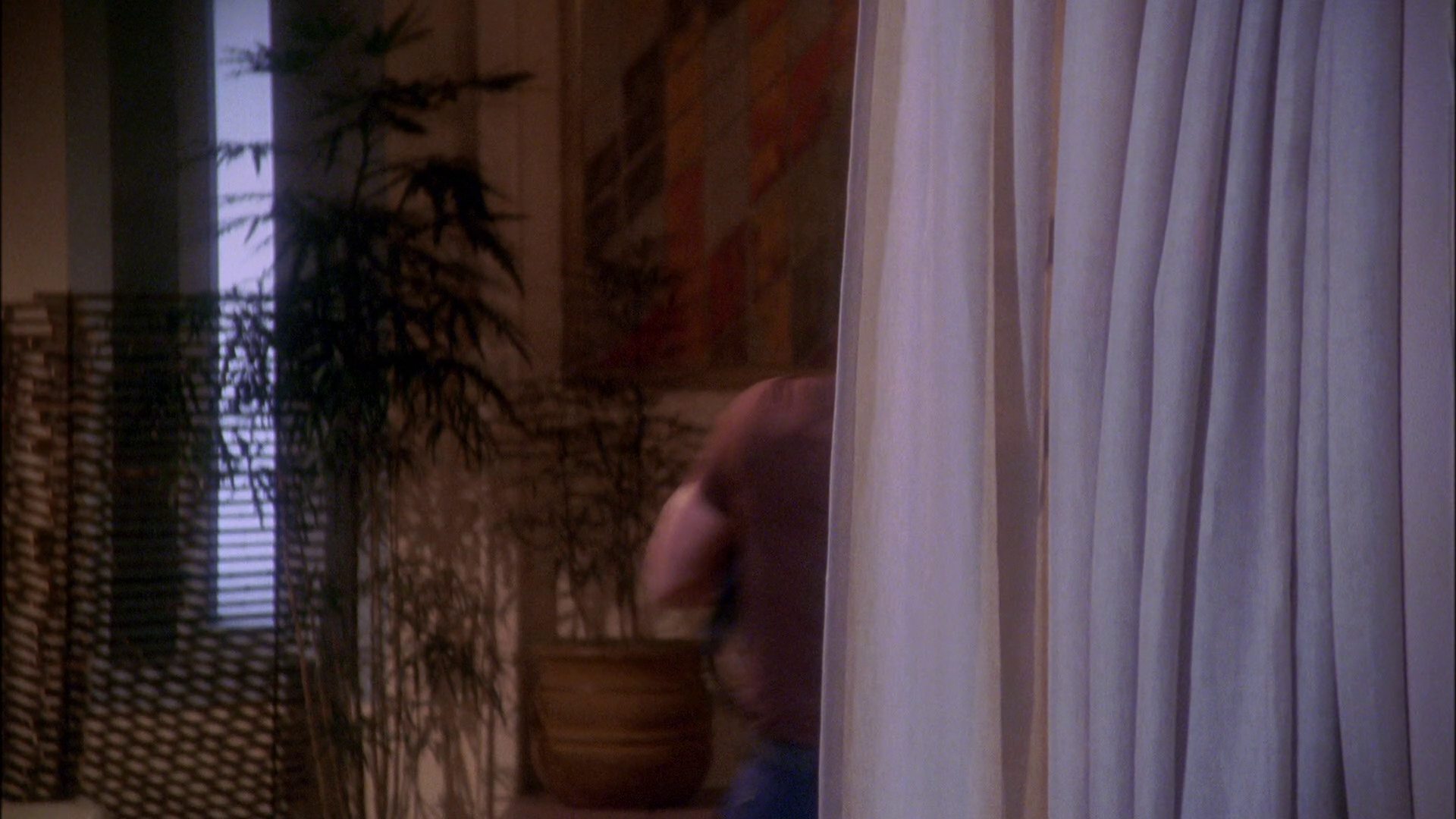 extant_StarTrek_ENT_1x25-TwoDaysAndTwoNights_0801.jpg