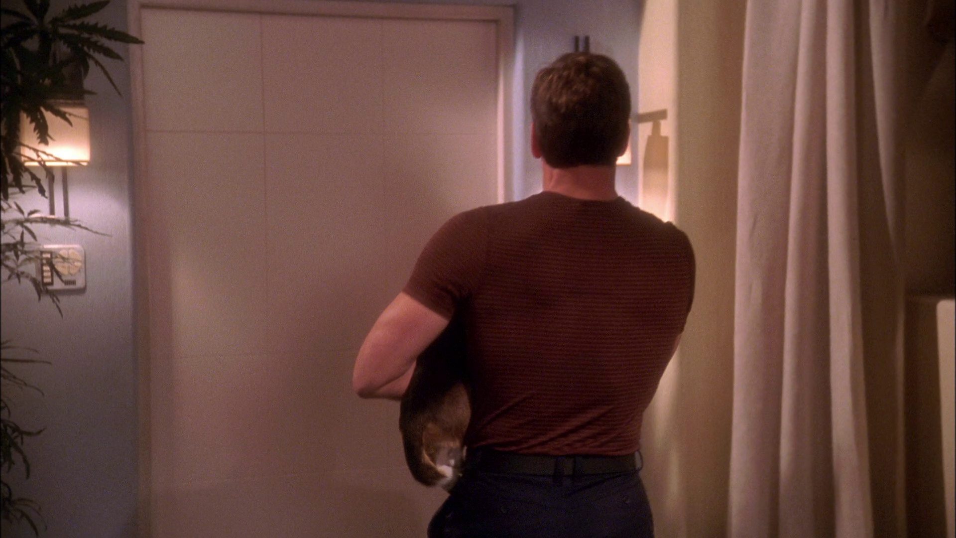 extant_StarTrek_ENT_1x25-TwoDaysAndTwoNights_0804.jpg