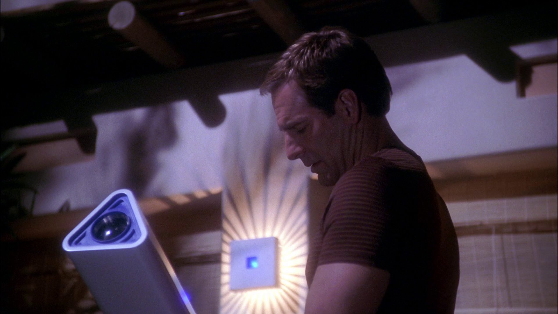 extant_StarTrek_ENT_1x25-TwoDaysAndTwoNights_1384.jpg