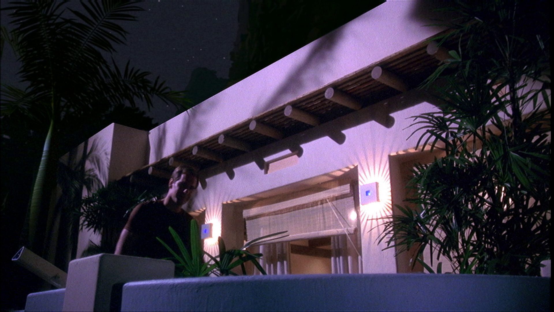 extant_StarTrek_ENT_1x25-TwoDaysAndTwoNights_1397.jpg