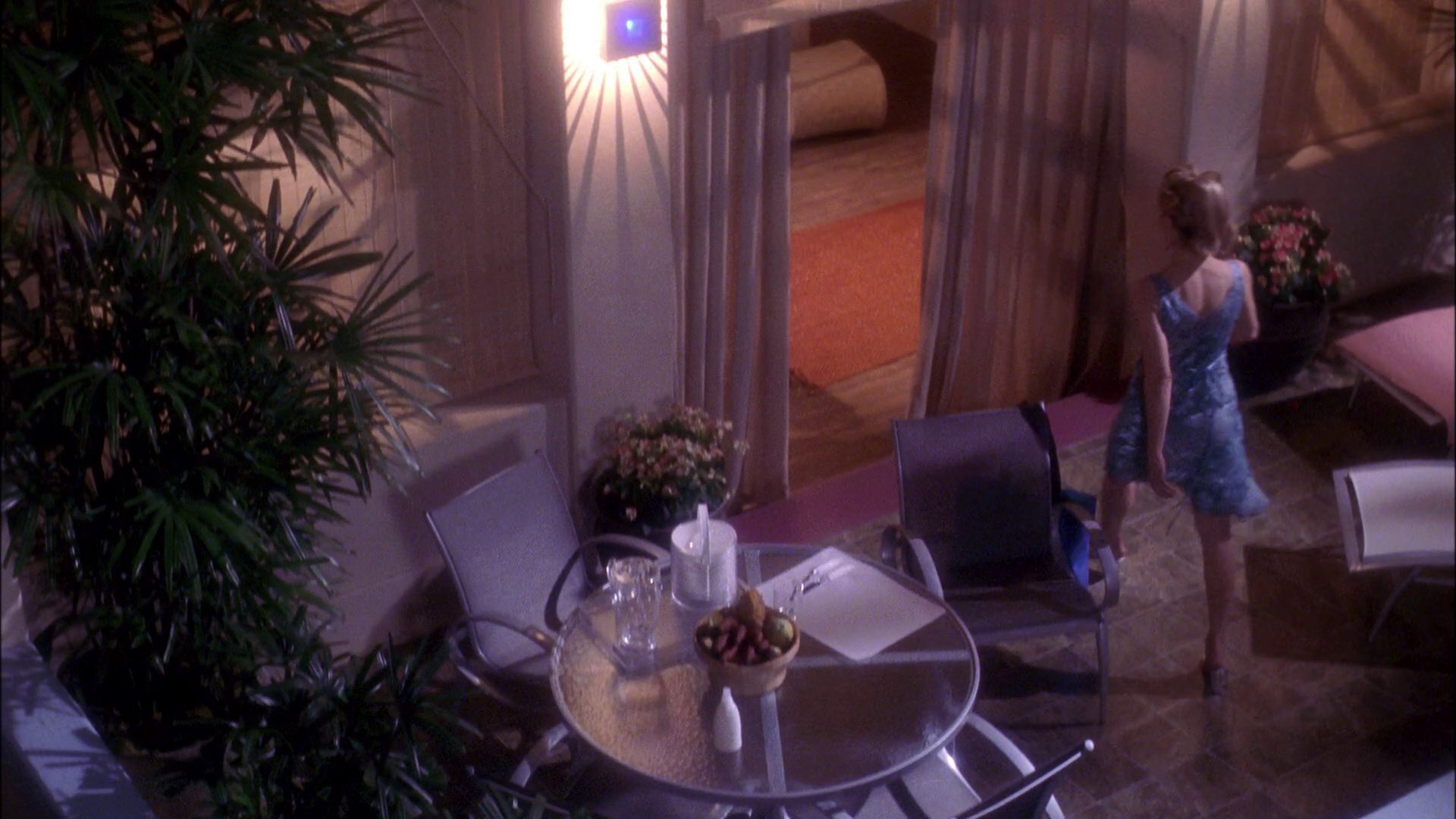 extant_StarTrek_ENT_1x25-TwoDaysAndTwoNights_1426.jpg