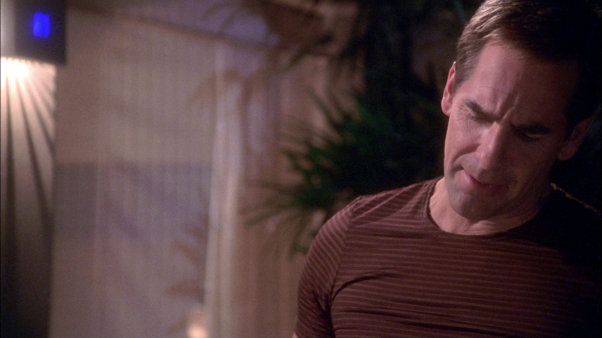 extant_StarTrek_ENT_1x25-TwoDaysAndTwoNights_1476.jpg