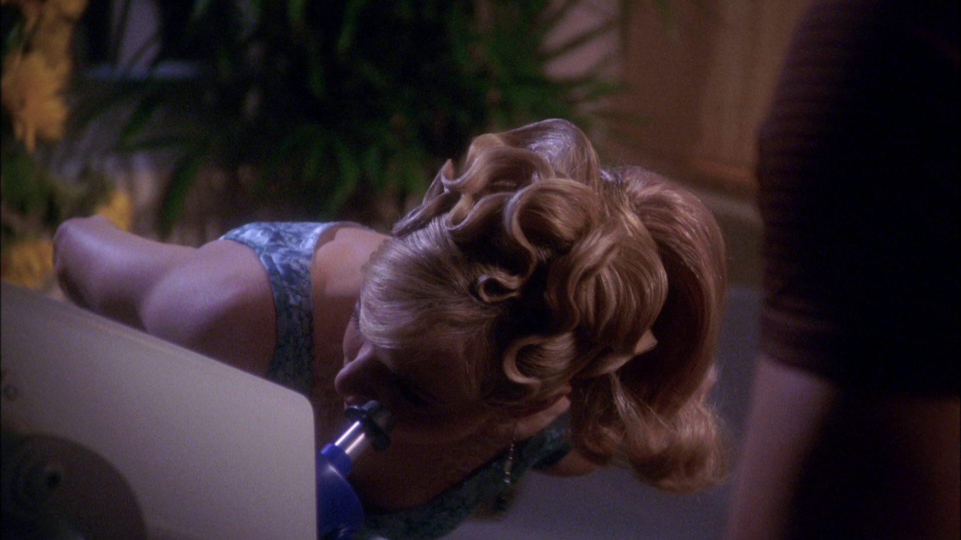 extant_StarTrek_ENT_1x25-TwoDaysAndTwoNights_1477.jpg