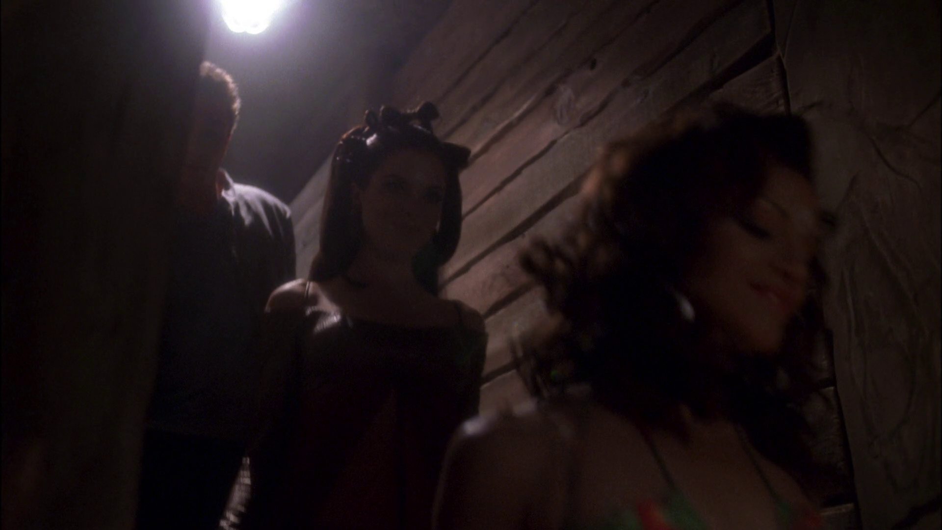 extant_StarTrek_ENT_1x25-TwoDaysAndTwoNights_1684.jpg