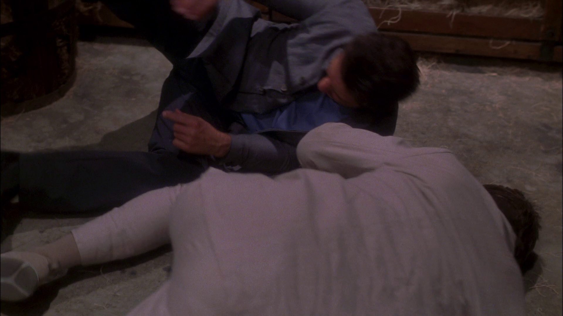 extant_StarTrek_ENT_1x25-TwoDaysAndTwoNights_1738.jpg