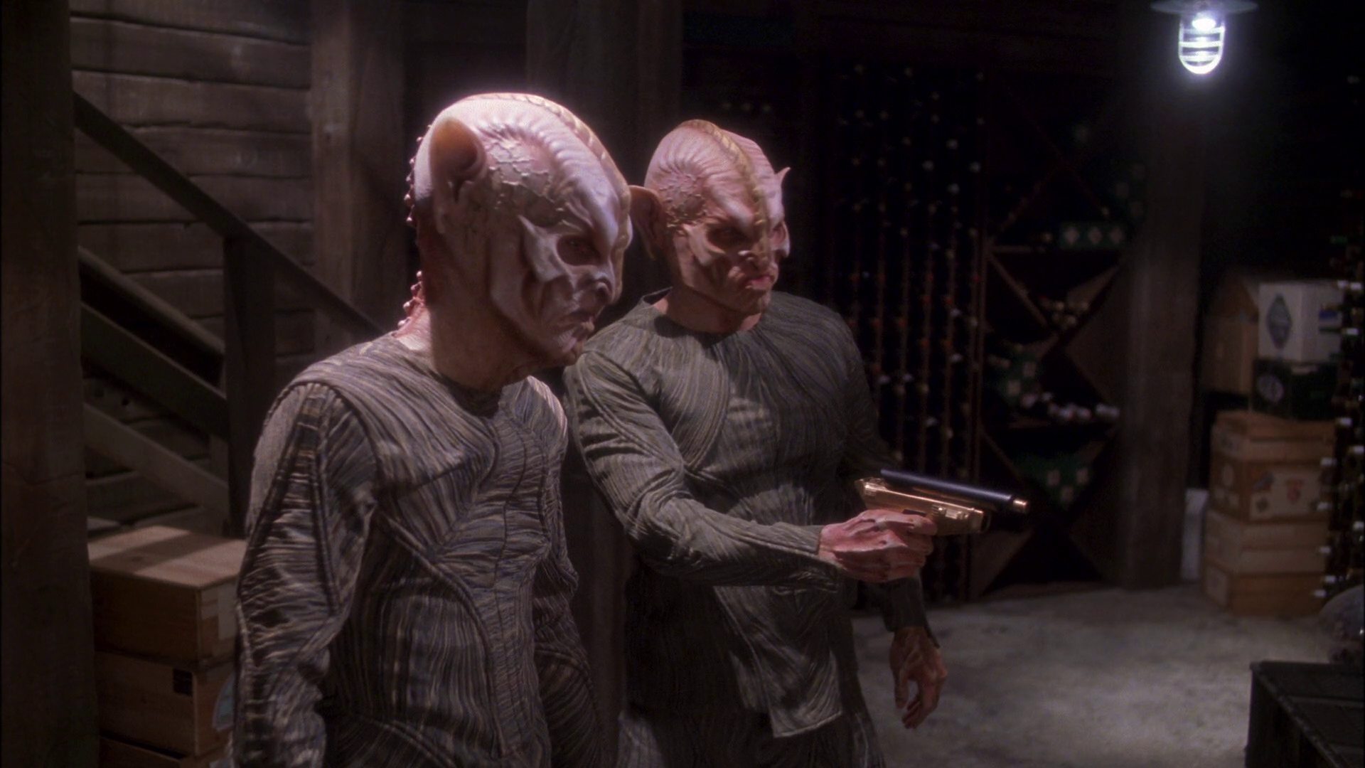 extant_StarTrek_ENT_1x25-TwoDaysAndTwoNights_1746.jpg