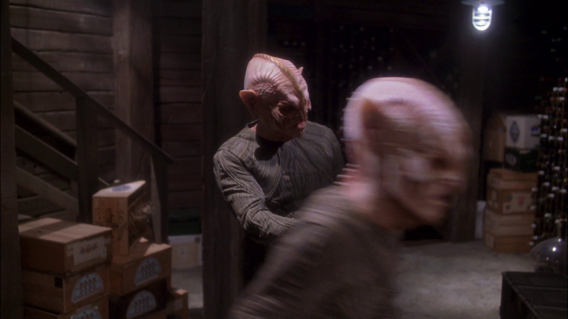 extant_StarTrek_ENT_1x25-TwoDaysAndTwoNights_1749.jpg