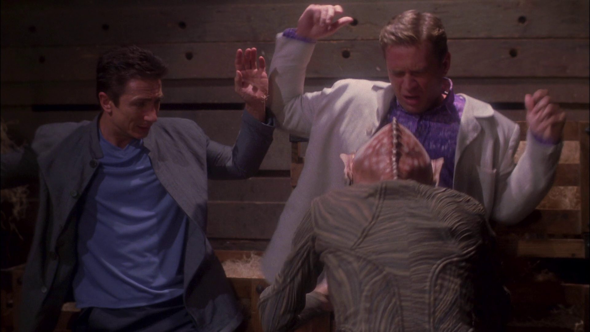 extant_StarTrek_ENT_1x25-TwoDaysAndTwoNights_1752.jpg
