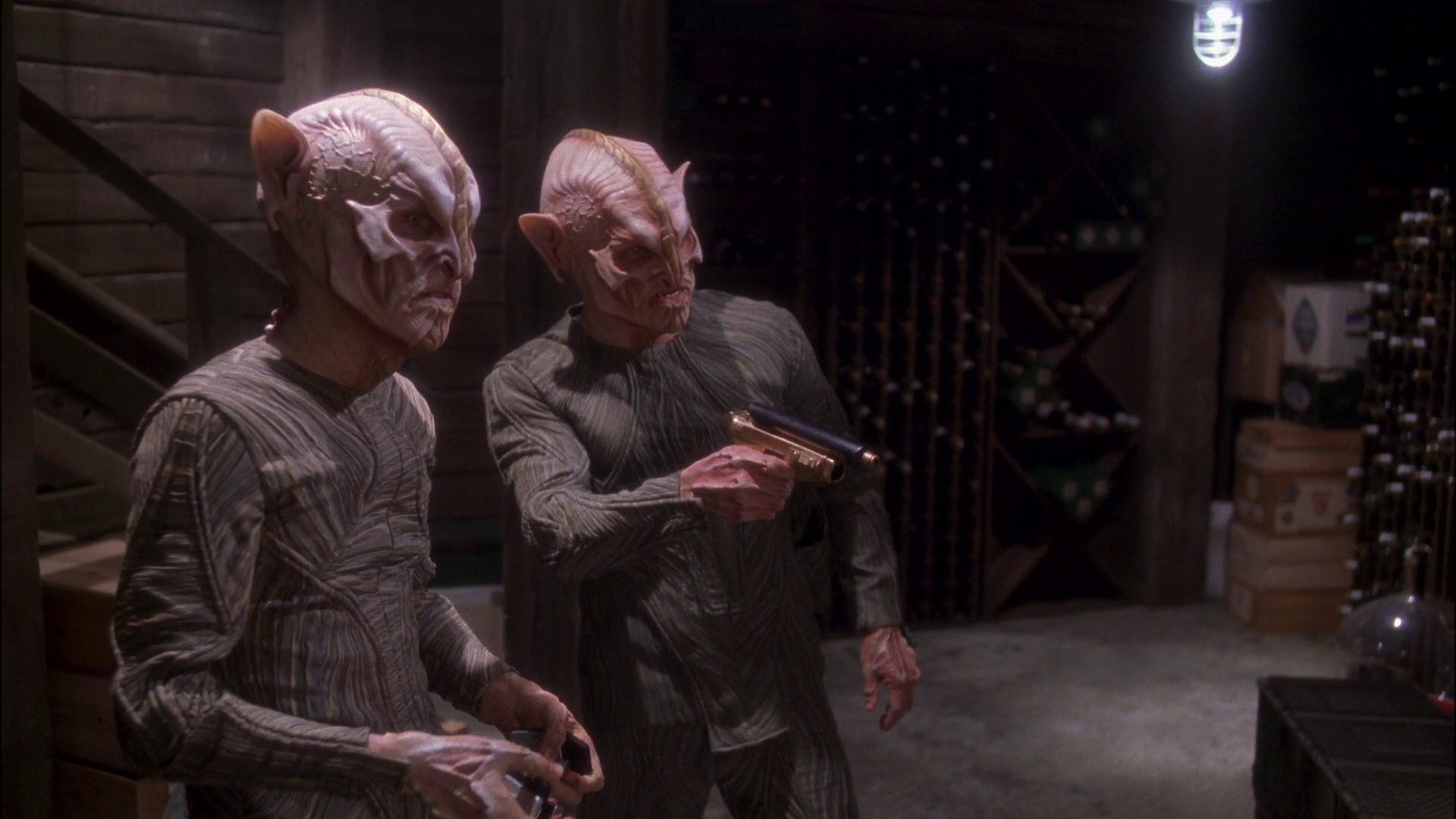 extant_StarTrek_ENT_1x25-TwoDaysAndTwoNights_1775.jpg