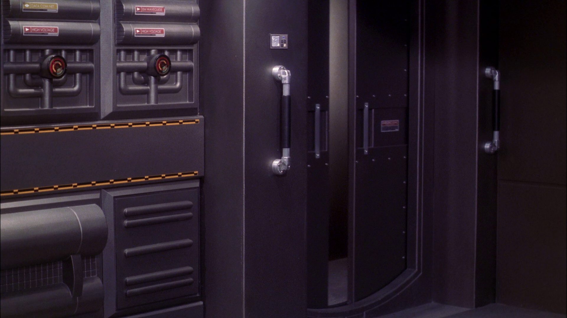 extant_StarTrek_ENT_1x25-TwoDaysAndTwoNights_1839.jpg