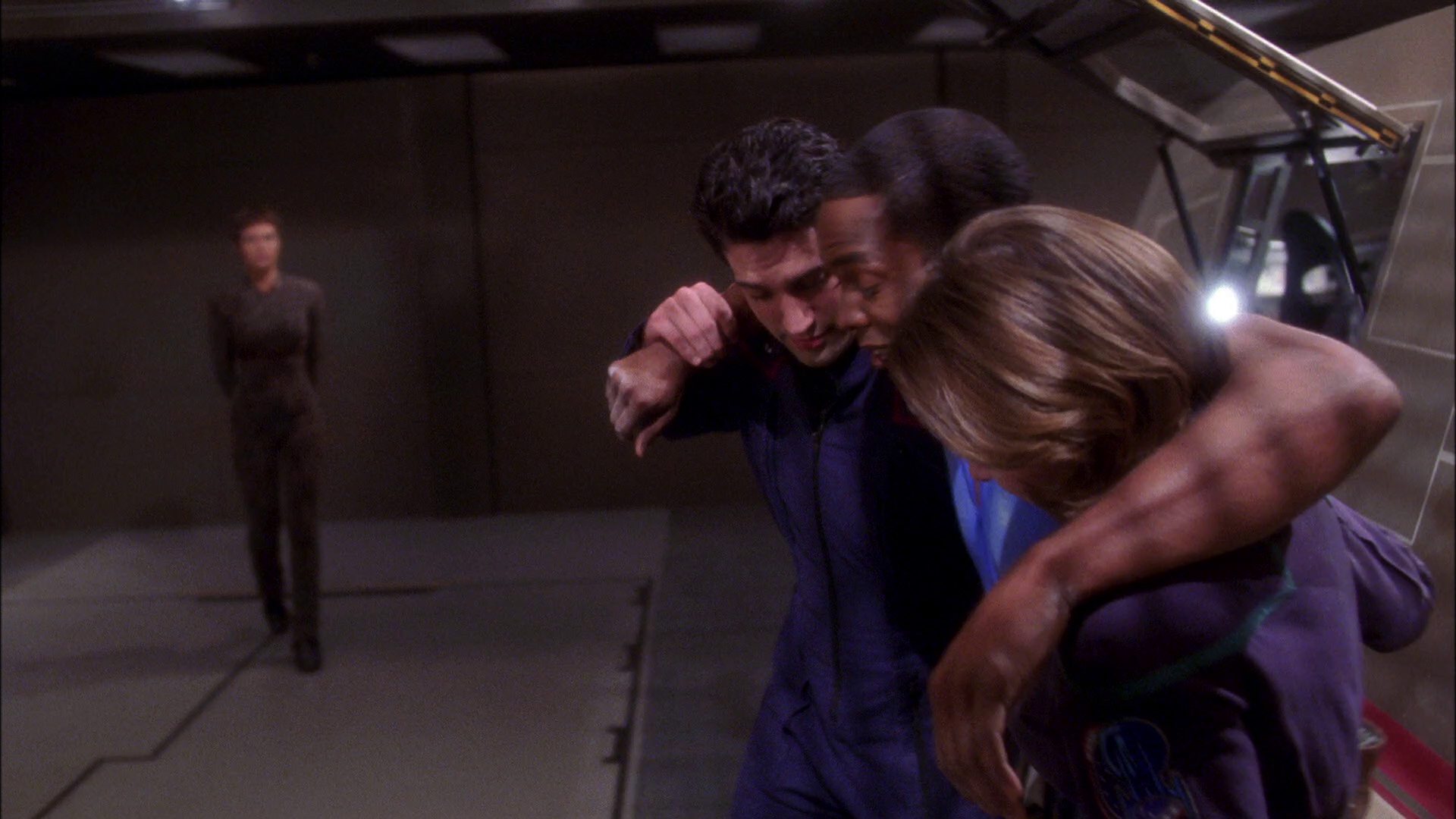 extant_StarTrek_ENT_1x25-TwoDaysAndTwoNights_1848.jpg