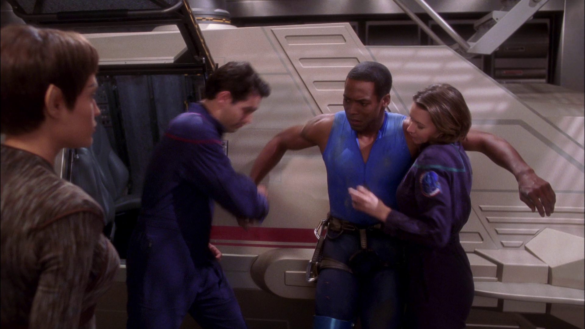 extant_StarTrek_ENT_1x25-TwoDaysAndTwoNights_1919.jpg
