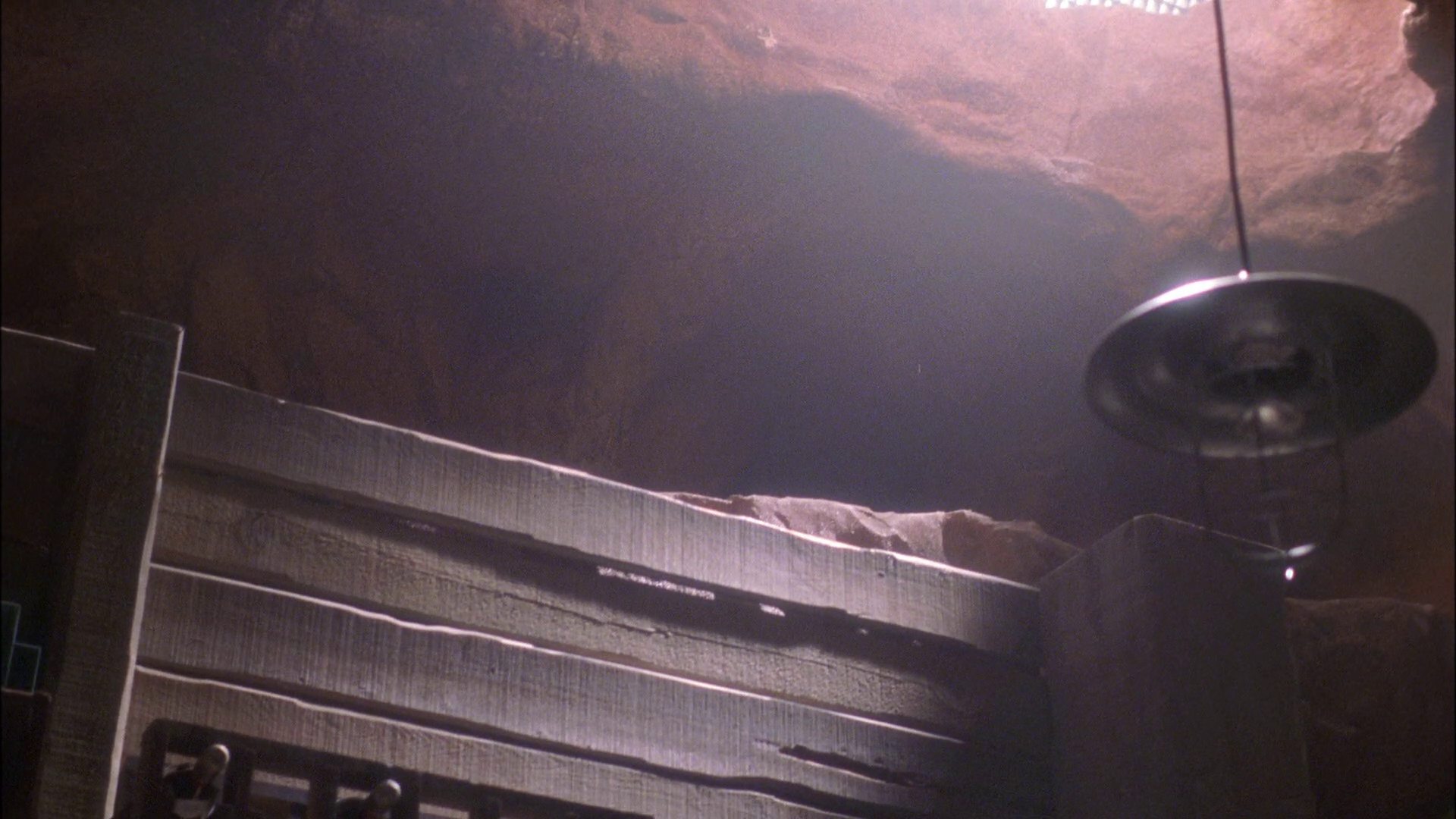 extant_StarTrek_ENT_1x25-TwoDaysAndTwoNights_1930.jpg