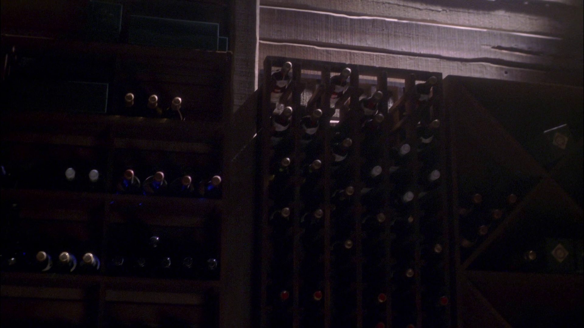 extant_StarTrek_ENT_1x25-TwoDaysAndTwoNights_1938.jpg