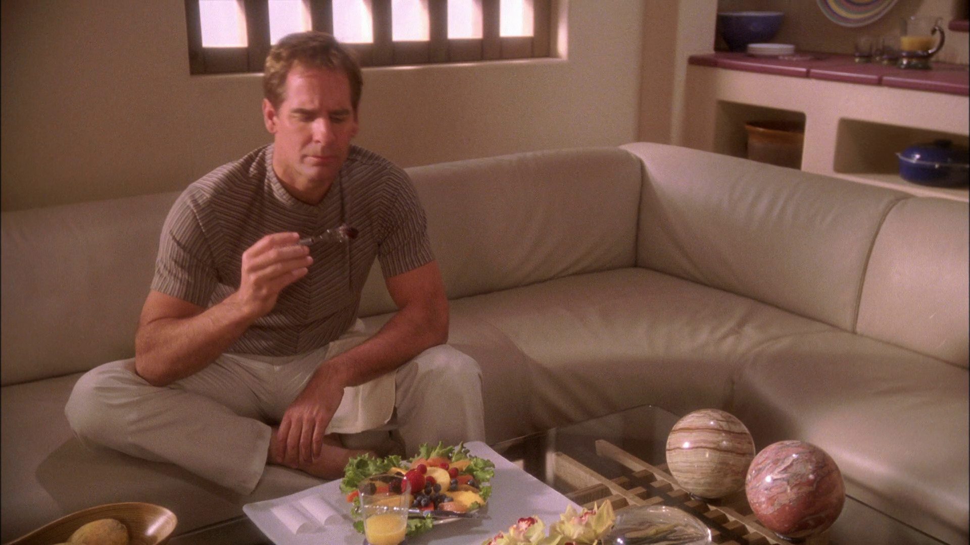 extant_StarTrek_ENT_1x25-TwoDaysAndTwoNights_2306.jpg