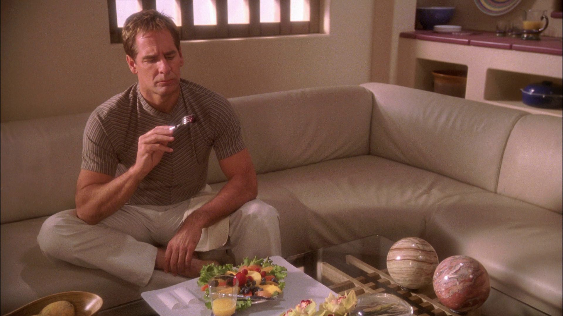 extant_StarTrek_ENT_1x25-TwoDaysAndTwoNights_2307.jpg