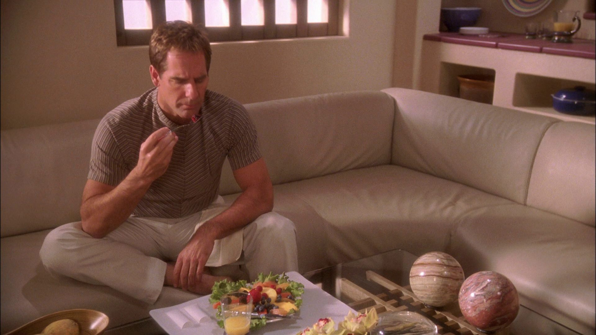 extant_StarTrek_ENT_1x25-TwoDaysAndTwoNights_2309.jpg