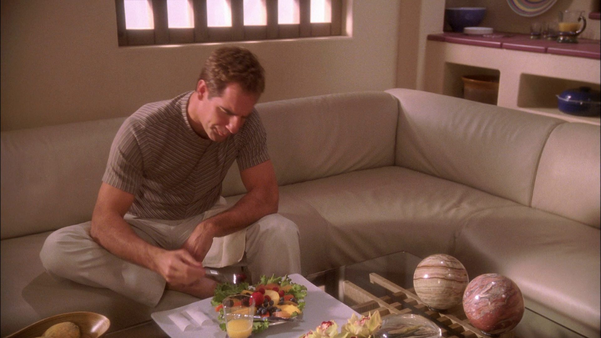 extant_StarTrek_ENT_1x25-TwoDaysAndTwoNights_2314.jpg