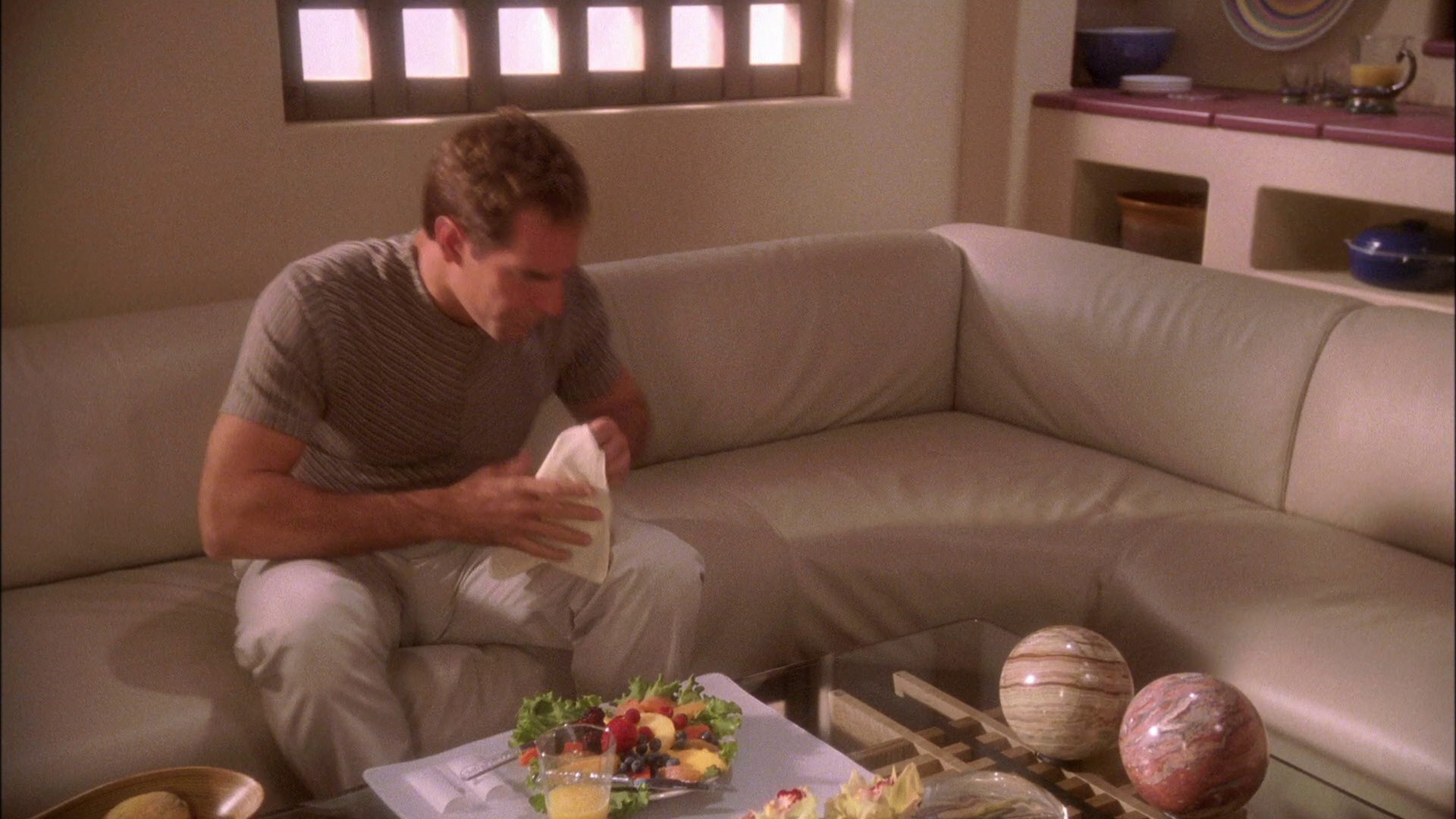 extant_StarTrek_ENT_1x25-TwoDaysAndTwoNights_2316.jpg