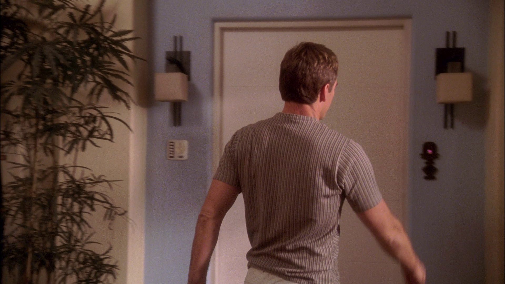 extant_StarTrek_ENT_1x25-TwoDaysAndTwoNights_2325.jpg