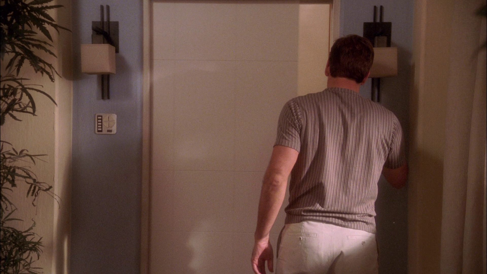 extant_StarTrek_ENT_1x25-TwoDaysAndTwoNights_2327.jpg